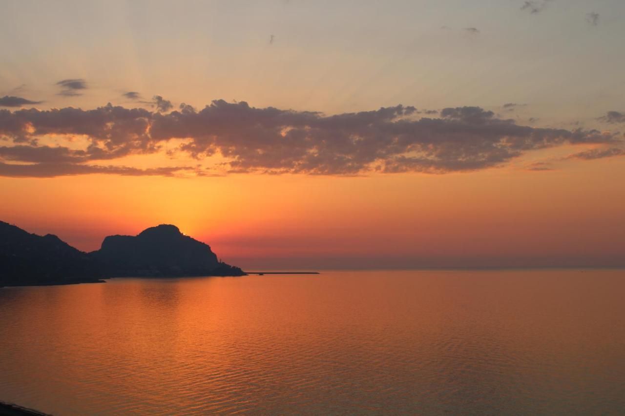 Cefalu Seaside Suite Exterior photo